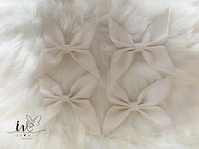 Load image into Gallery viewer, SET OF 6 - Christmas Tree Velvet Bows - Clip on - Christmas tree butterflies Bows - White