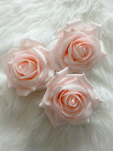 Load image into Gallery viewer, SET OF 3 Christmas Tree Decoration - Glitter misty pink sparkle Clip on Roses