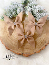 Load image into Gallery viewer, SET OF 6 - Christmas Tree Velvet Bows - Clip on - Christmas tree butterflies Bows - Beige